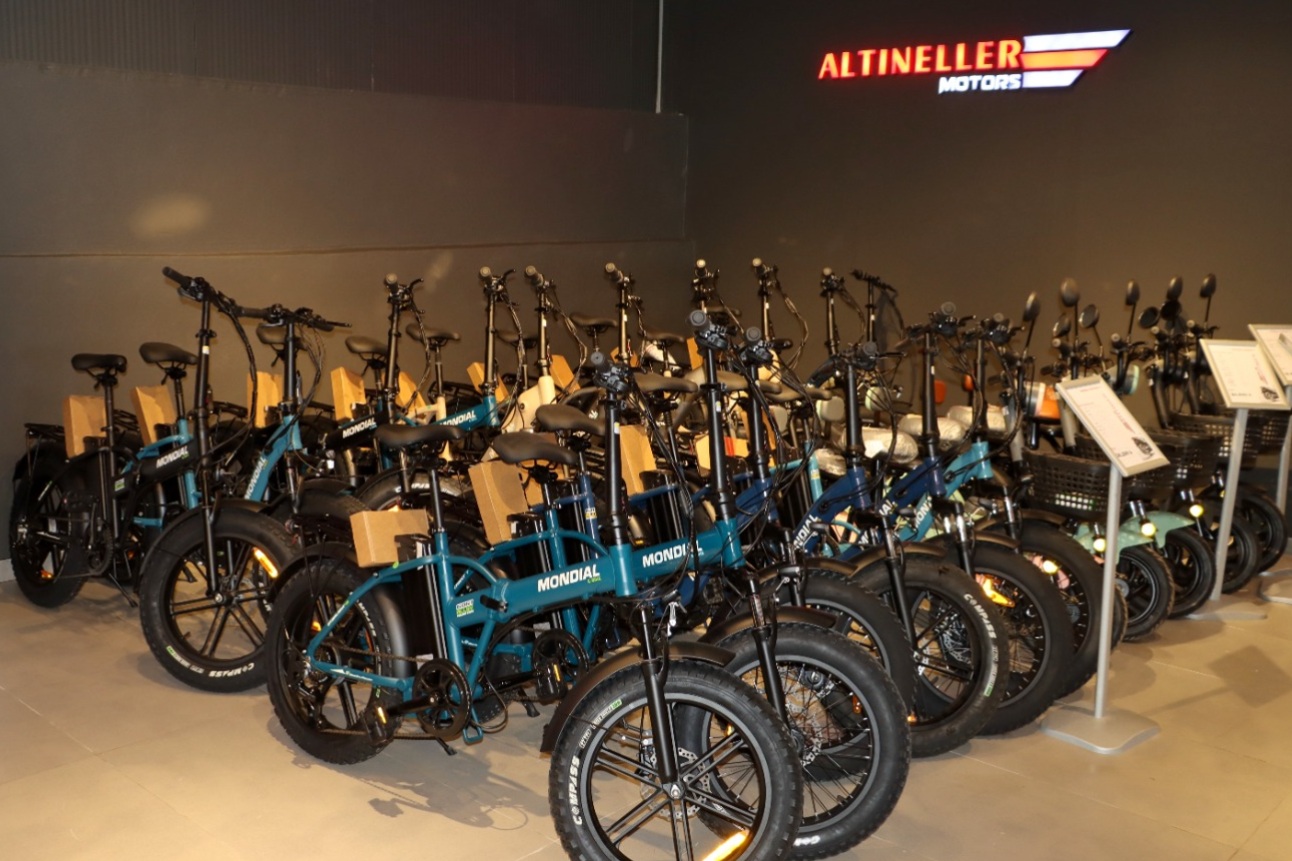 Altıneller Motors Kısa Sürede Motor Tutkunlarının Adresi Oldu haber fotoğrafı