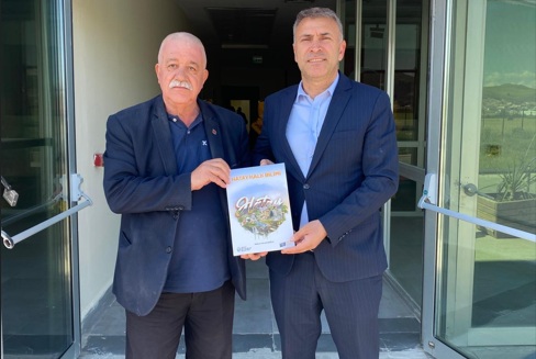 Kalaycıoğlu’ndan Gençlik Spor İl Müdürüne Hatay Halk Bilimi Kitabı haber fotoğrafı