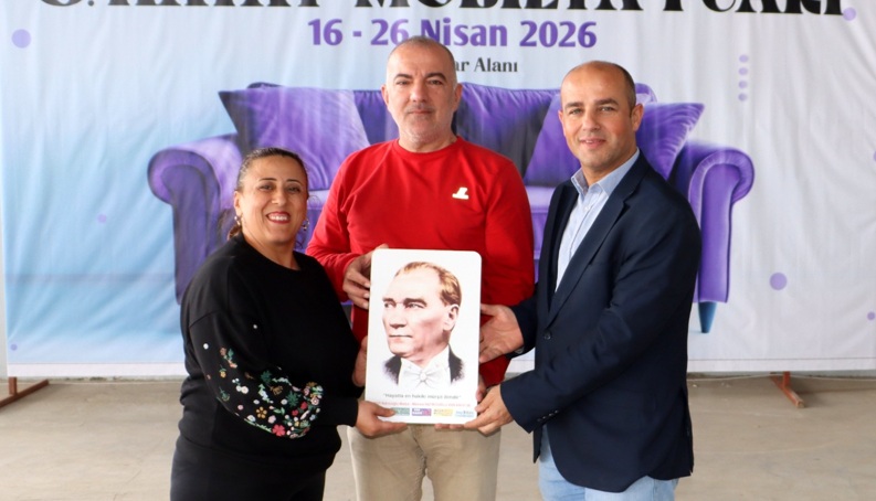 Katırcıoğlu Medya’dan Basın Temsilcilerine Atatürk Posteri Hediyesi haber fotoğrafı