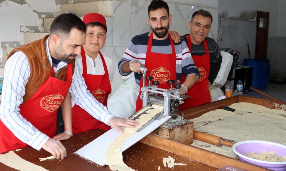 Küncülü Helva Bu Kez Gurbetteki Hataylılar İçin Yapıldı
