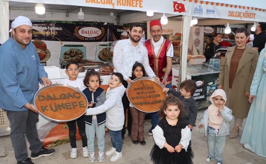 Künefe Sevgisinin Yaşı Yok Festivalde Bir Kez Daha Kanıtlandı haber fotoğrafı