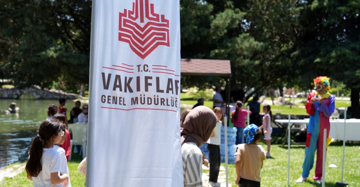 Vakıf Haftası Kapsamında 300 Kişilik Anlamlı Piknik Etkinliği Düzenlendi haber fotoğrafı